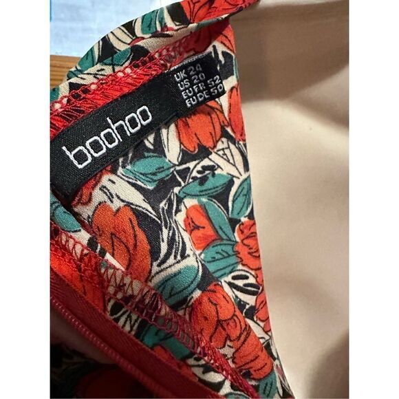 Boohoo Womens Plus Size Red Floral Wrap Skort Playsuit Romper V Neck Size 20 - Picture 6 of 12